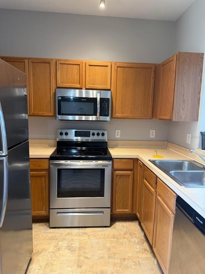 6037 Scotchwood Gln #8 - Photo 3 of 21