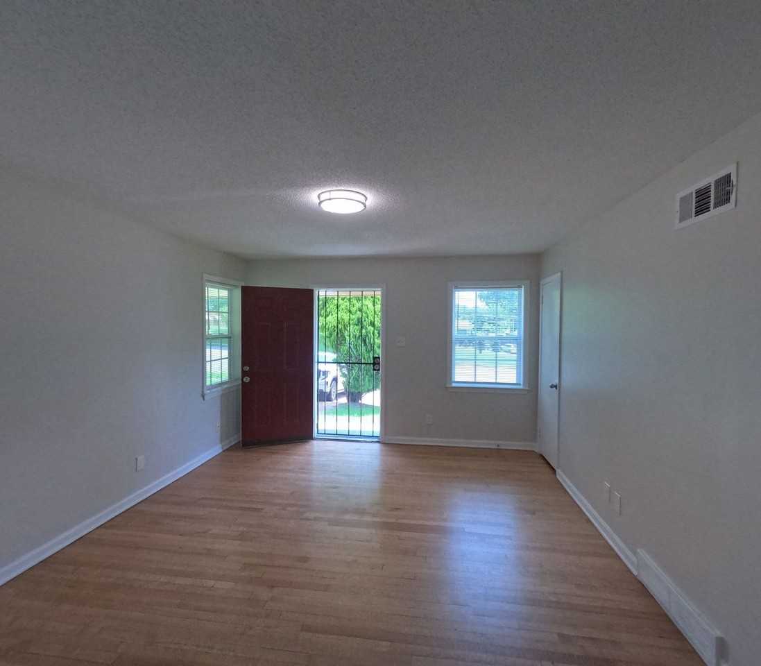 3487 Overton Crossing St - Photo 3 of 17