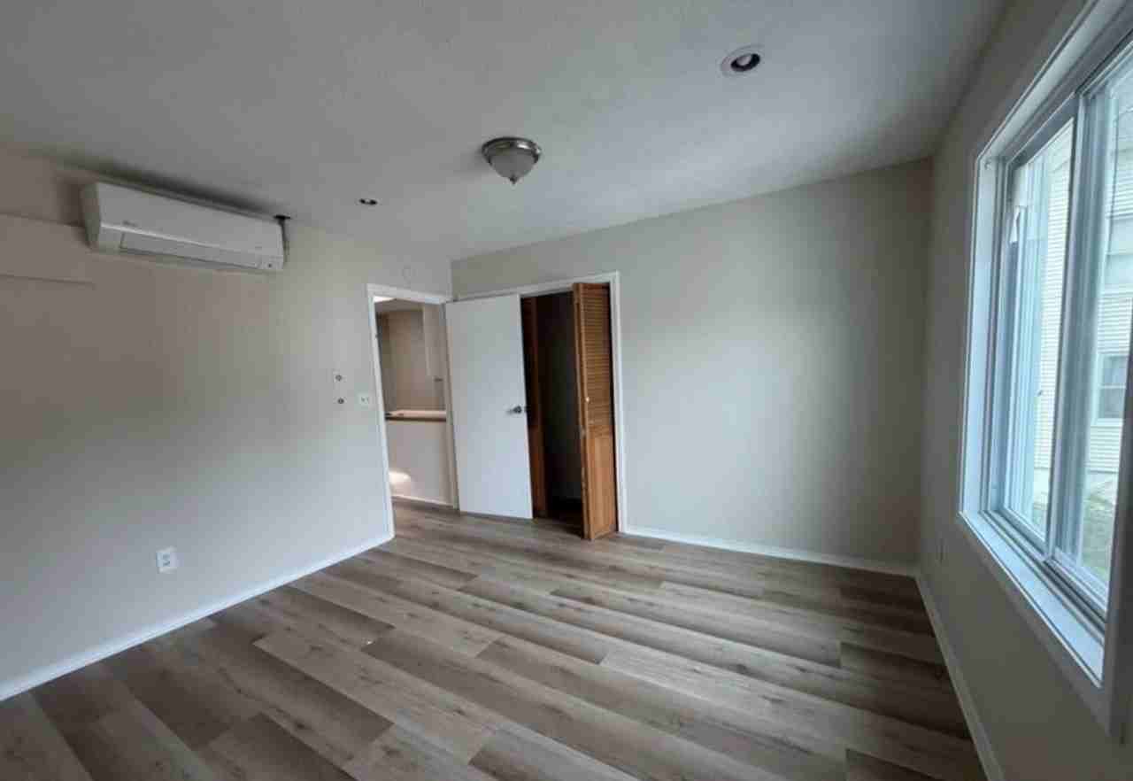 69 Congress Ave - Photo 4 of 6