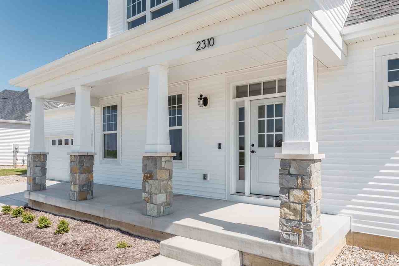 2310 Lovie Ln - Photo 4 of 38