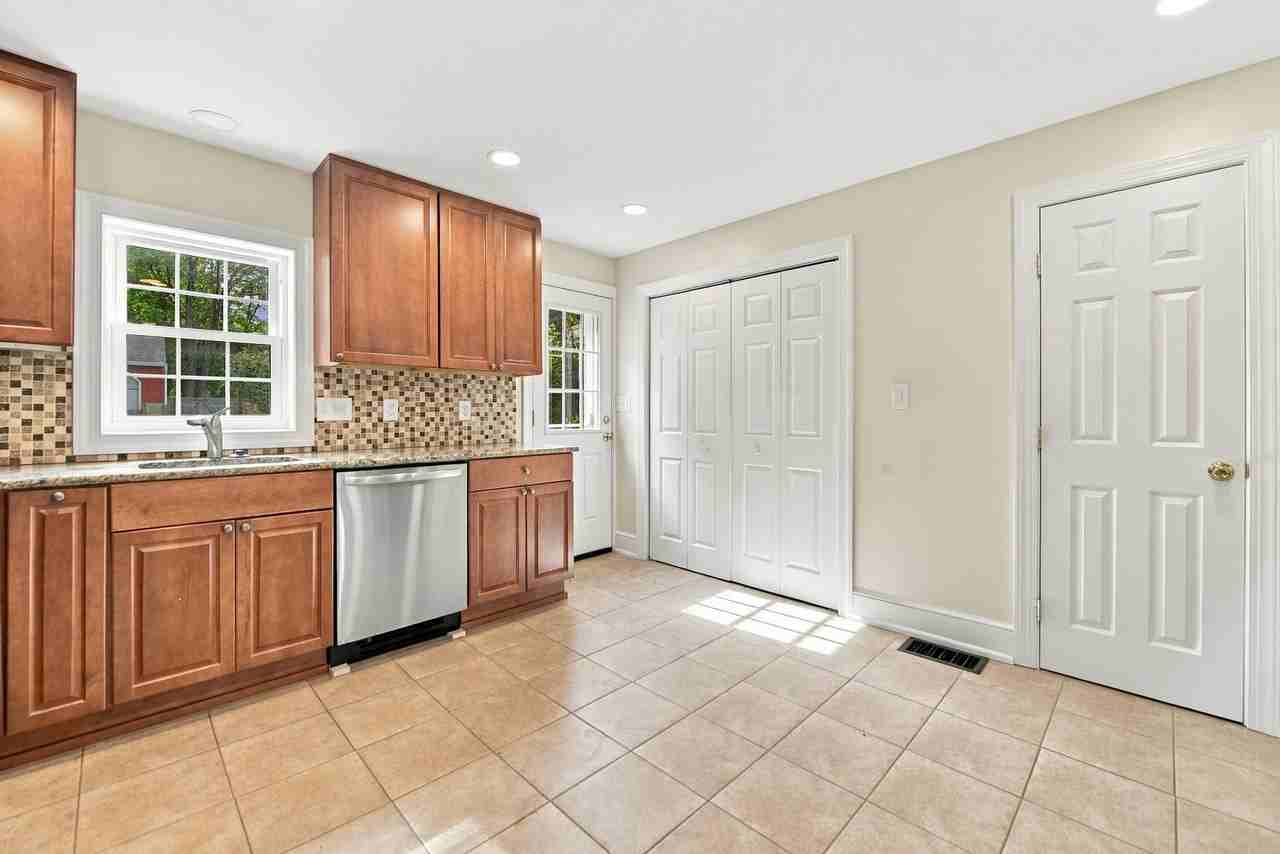 730 N New St - Photo 6 of 25