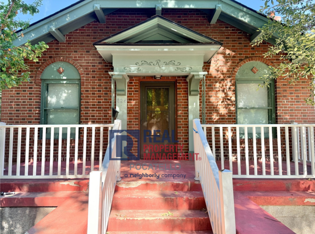 824 E Bonneville St - Photo 2 of 23