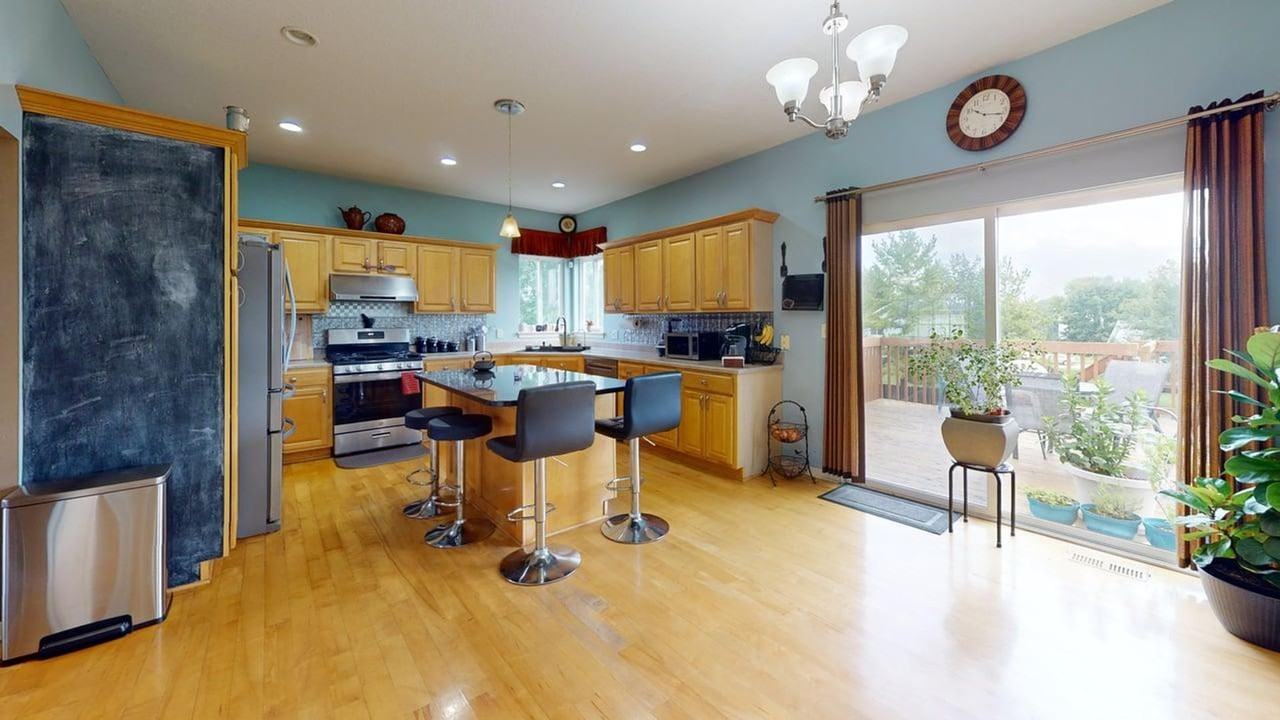 4006 Hyde Ave - Photo 7 of 25