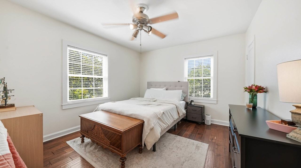 319 Sylvan St - Photo 5 of 15