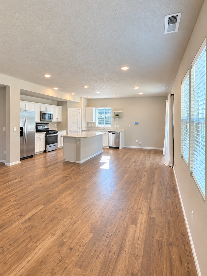 8218 S Allora Rd - Photo 4 of 31