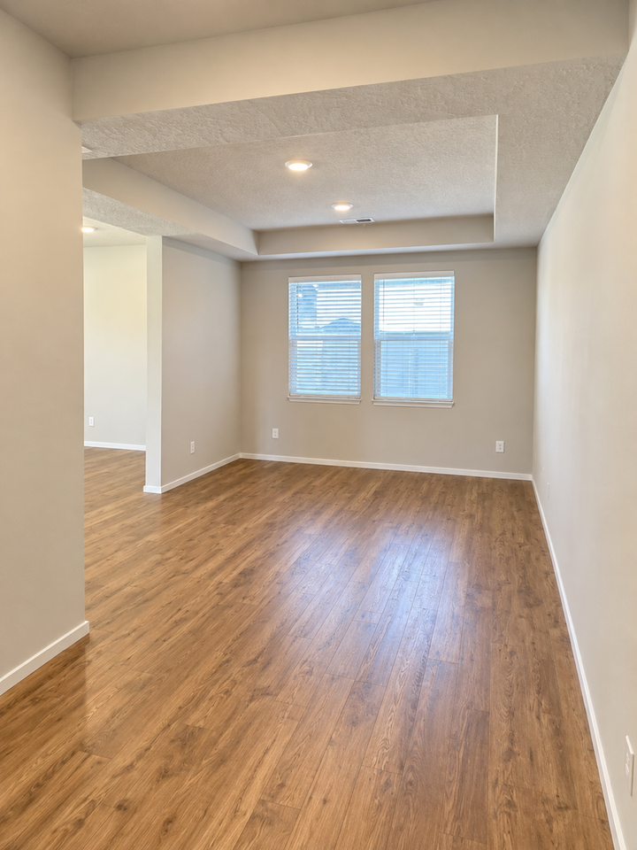 8218 S Allora Rd - Photo 7 of 31