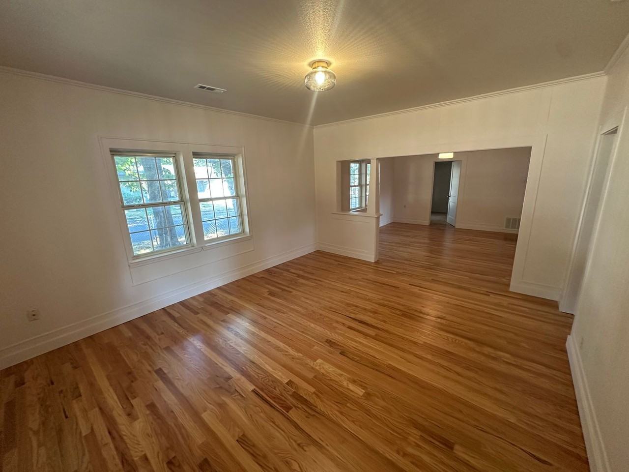 402 Hart Ave - Photo 2 of 19