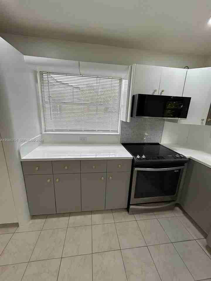 15710 Sw 304th St - Photo 4 of 12