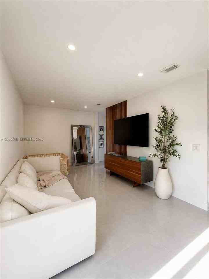 23040 Sw 113th Psge - Photo 3 of 14