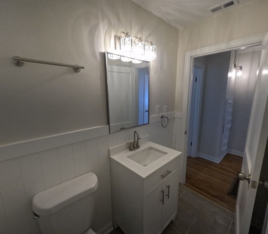 1970 Whitney Ave - Photo 6 of 22