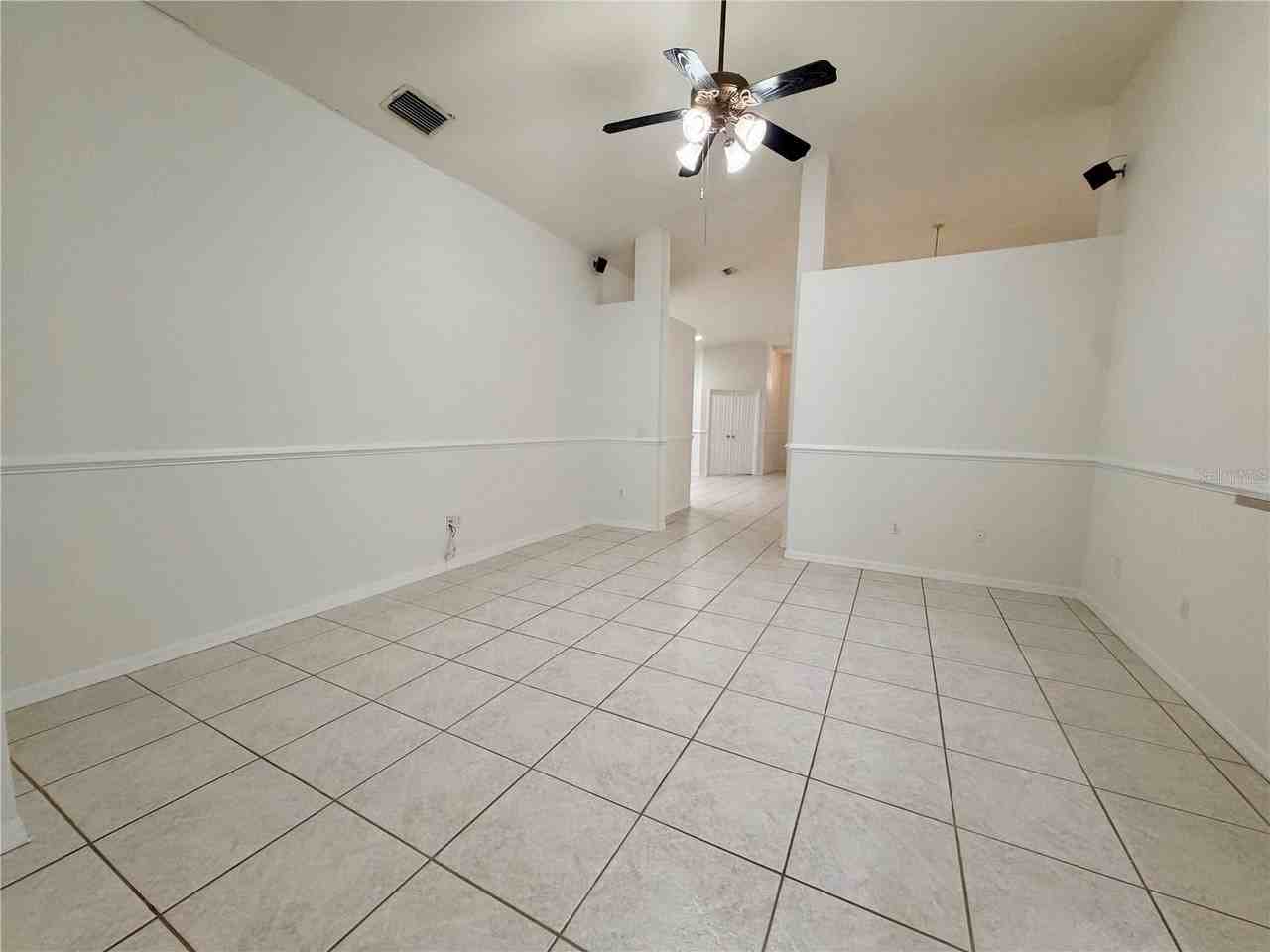 9427 Hunters Pond Dr - Photo 2 of 19
