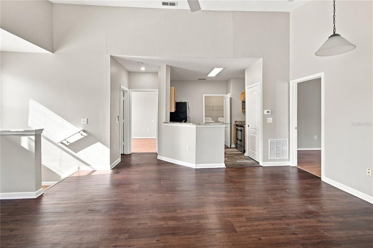 10467 Villa View Cir #10467 - Photo 4 of 31