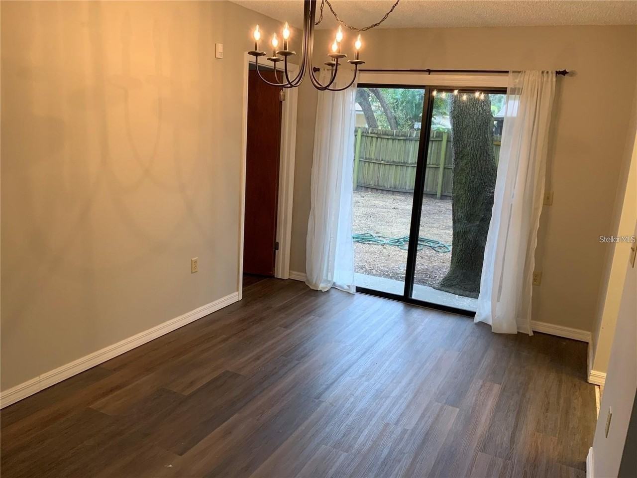 2067 Red Cedar Ln - Photo 7 of 25