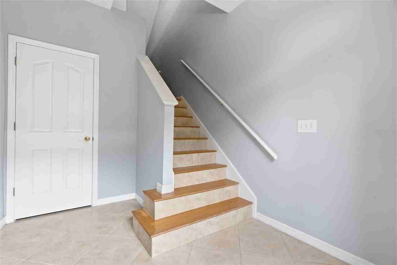 3011 Pointeview Dr - Photo 4 of 25