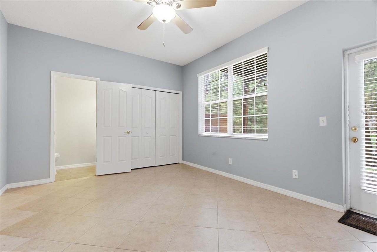 3011 Pointeview Dr - Photo 6 of 25