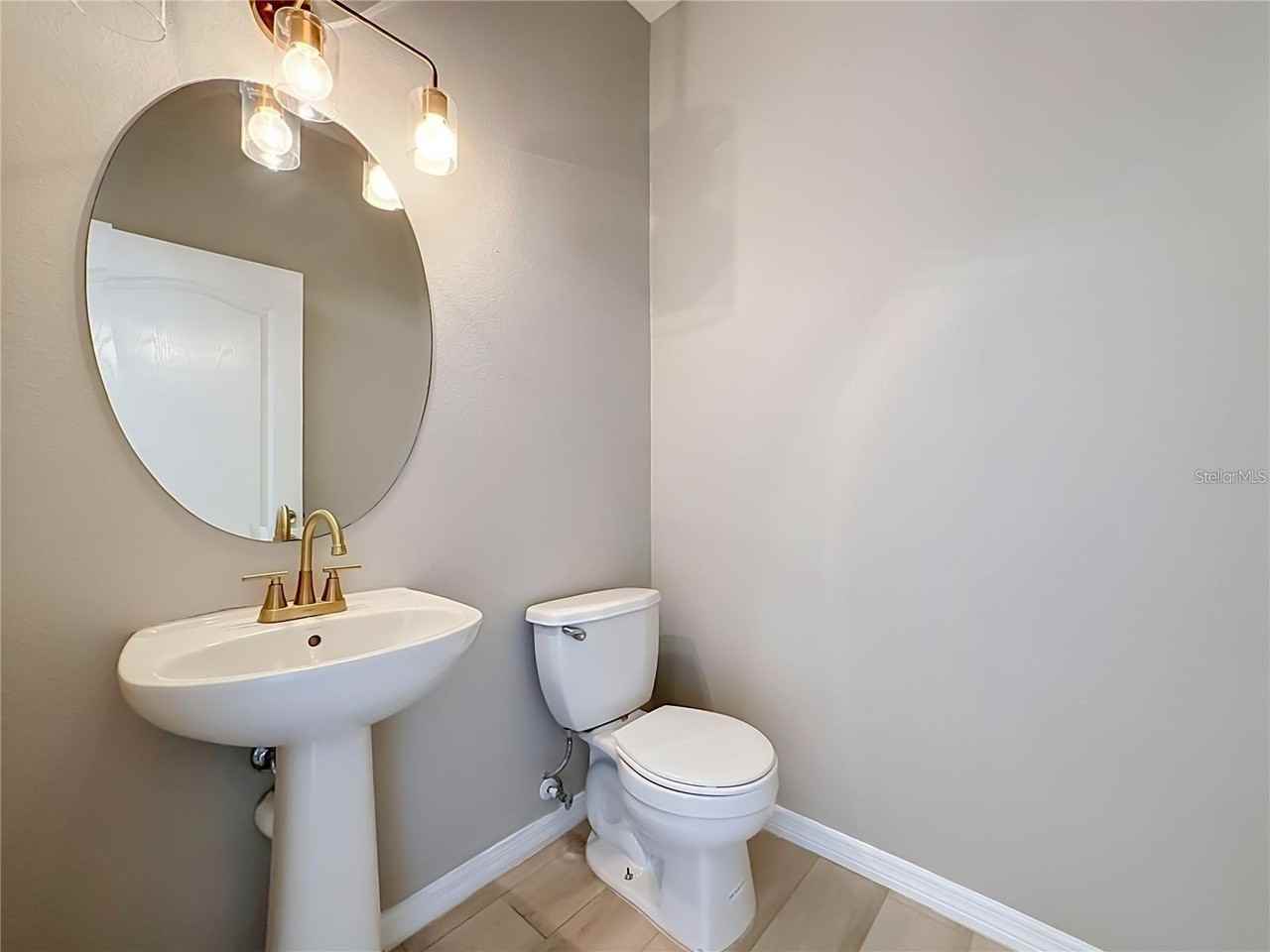 1620 Atlantic Dr - Photo 4 of 32