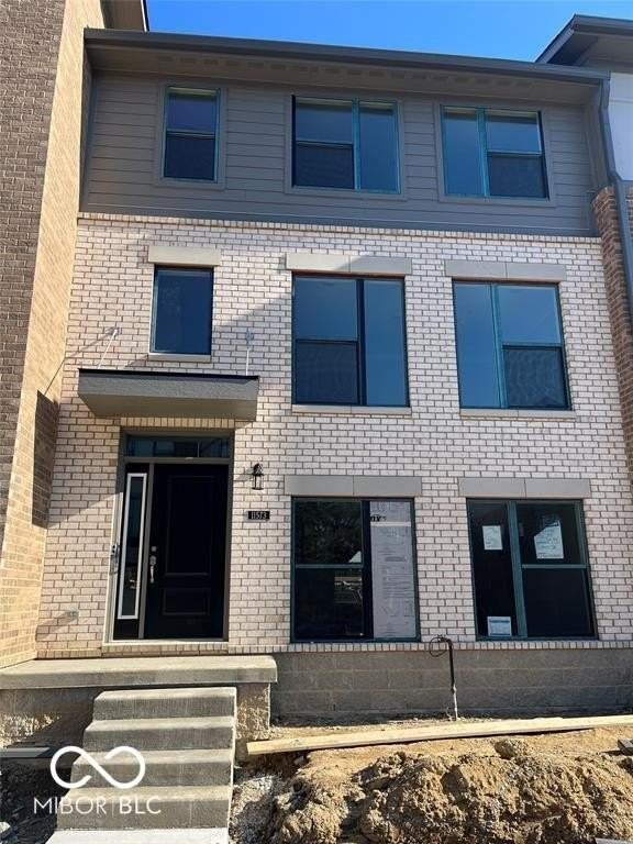 11573 Fulham St - Photo 2 of 33