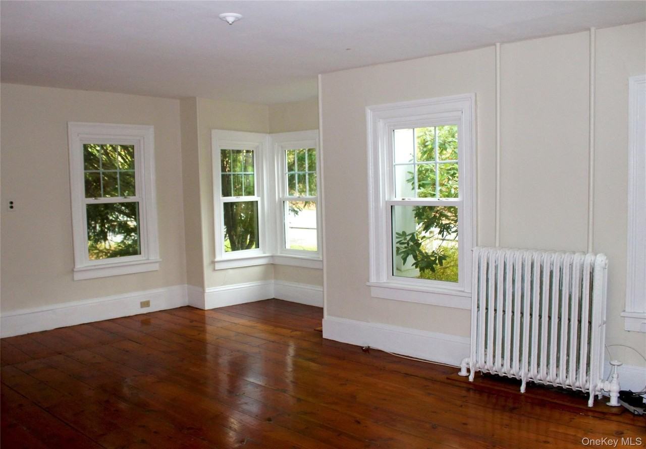 244 Lippincott Rd - Photo 2 of 26