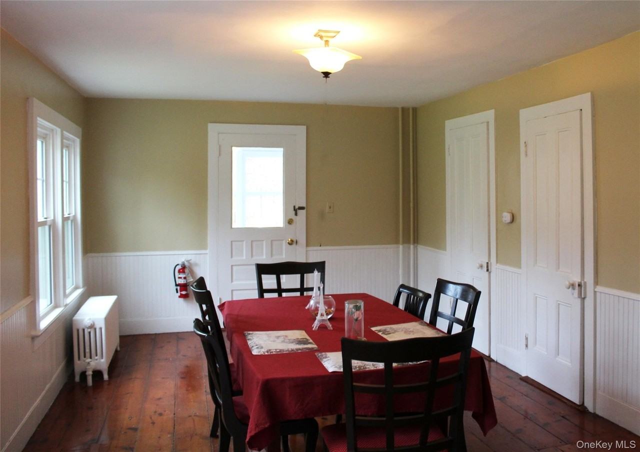 244 Lippincott Rd - Photo 3 of 26