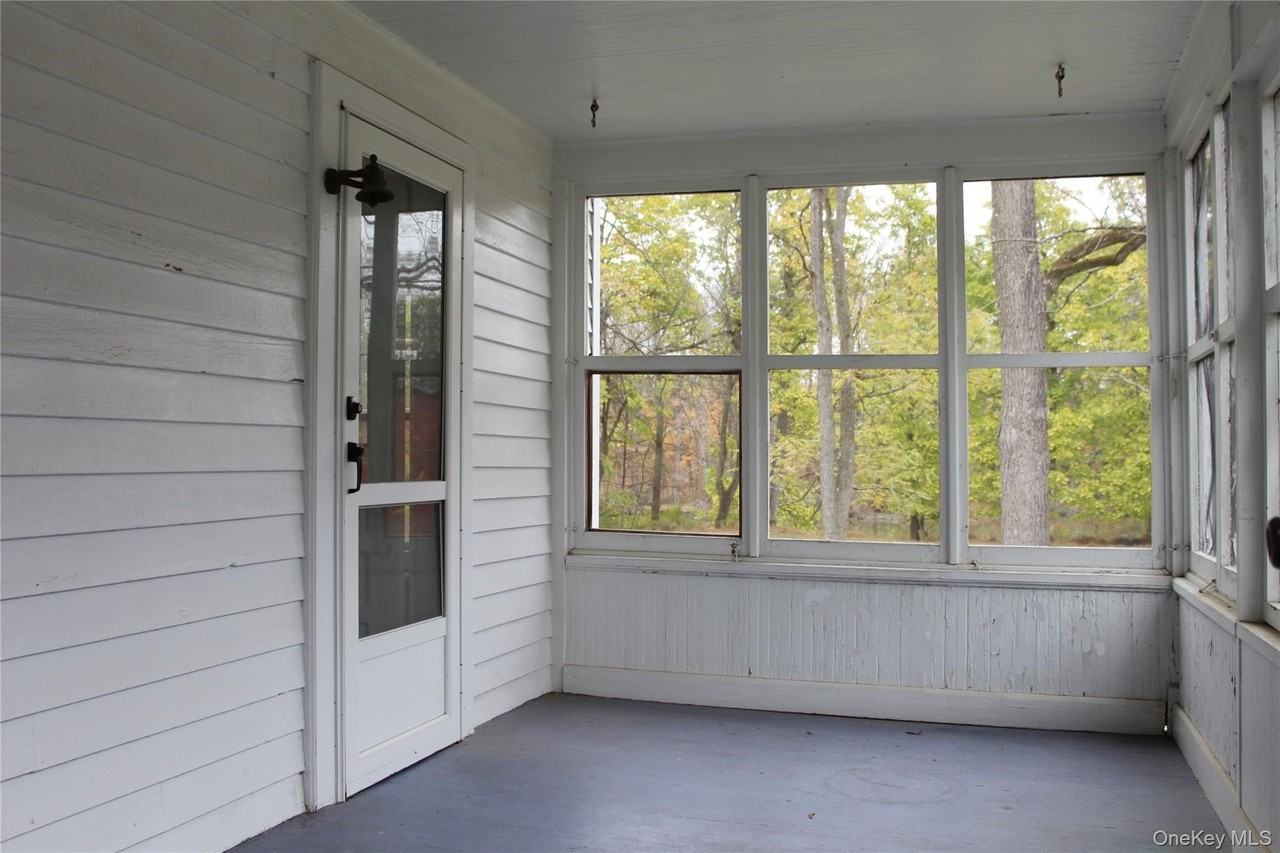 244 Lippincott Rd - Photo 6 of 26