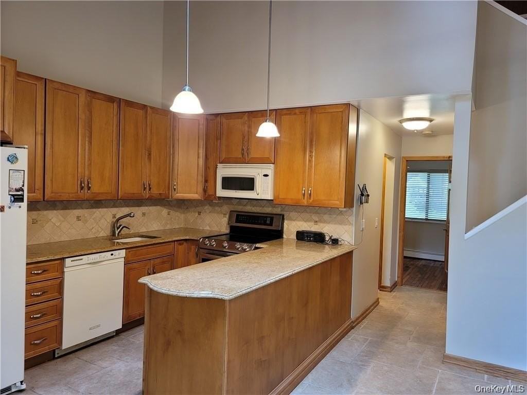 14 Lakeside Dr - Photo 2 of 25