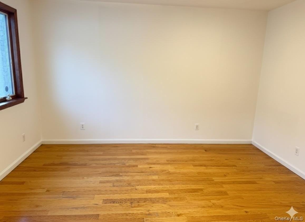 4035 191st St #3 - Photo 3 of 9