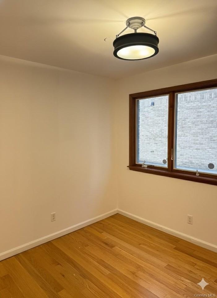 4035 191st St #3 - Photo 5 of 9