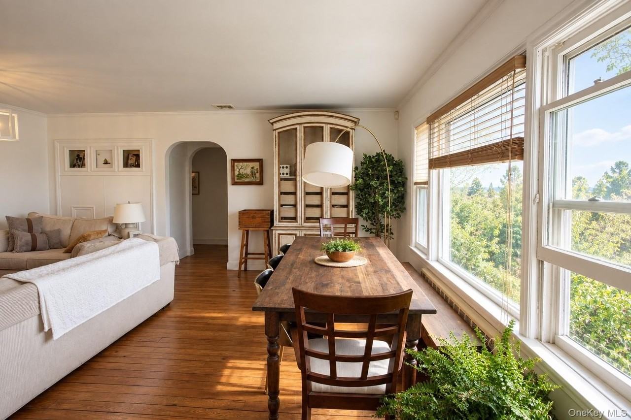 455 E Park Ave - Photo 4 of 38