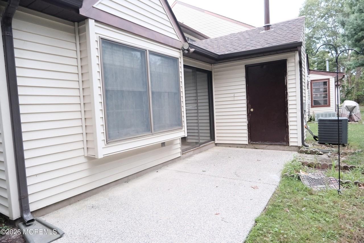 107 Westchester Dr - Photo 3 of 10