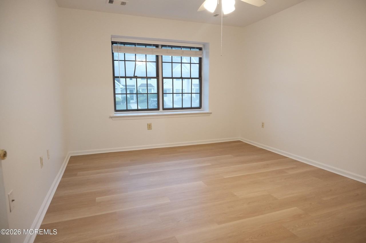 107 Westchester Dr - Photo 4 of 10