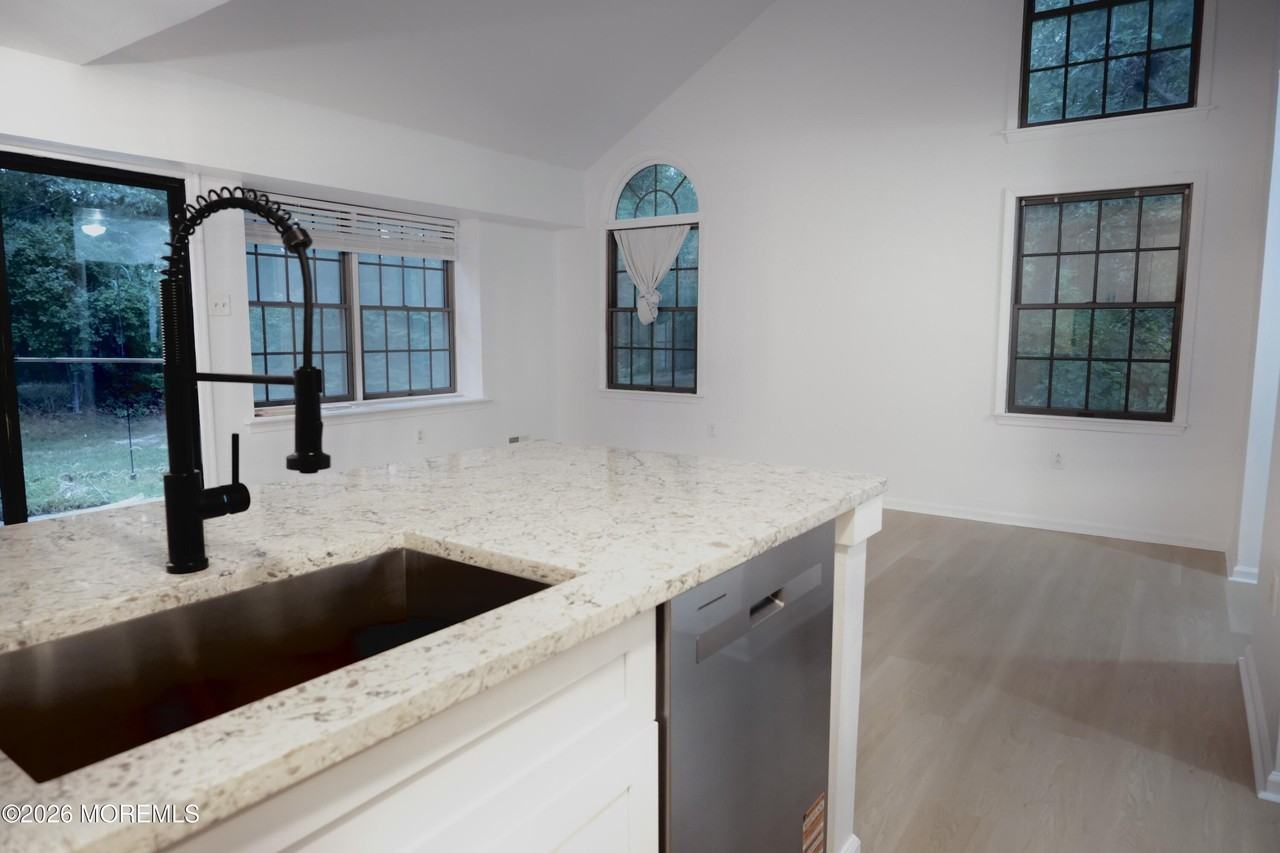 107 Westchester Dr - Photo 6 of 10