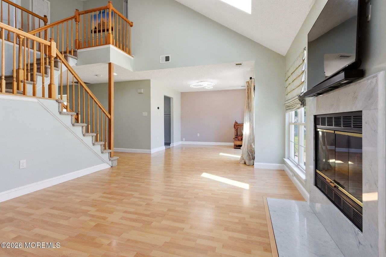 50 Glen Oaks Ct - Photo 5 of 22