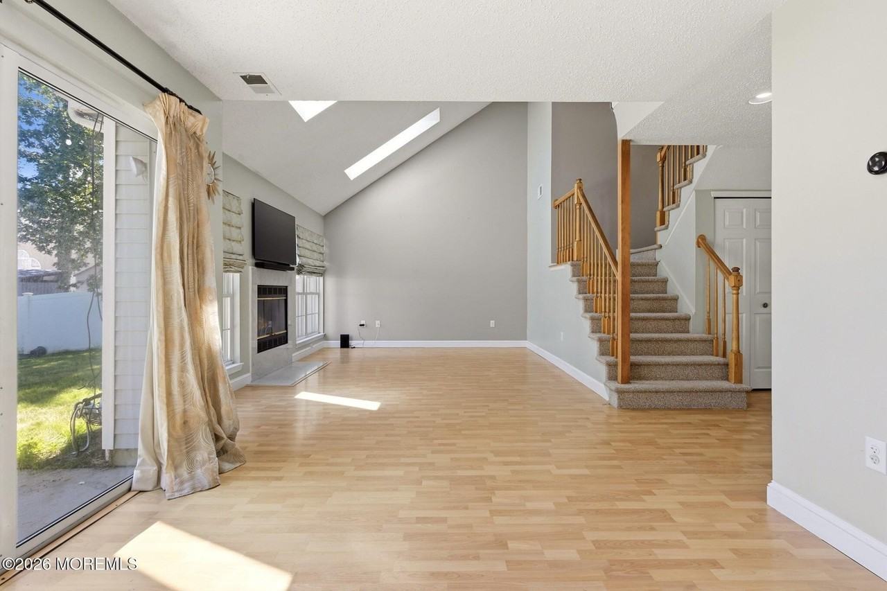 50 Glen Oaks Ct - Photo 6 of 22