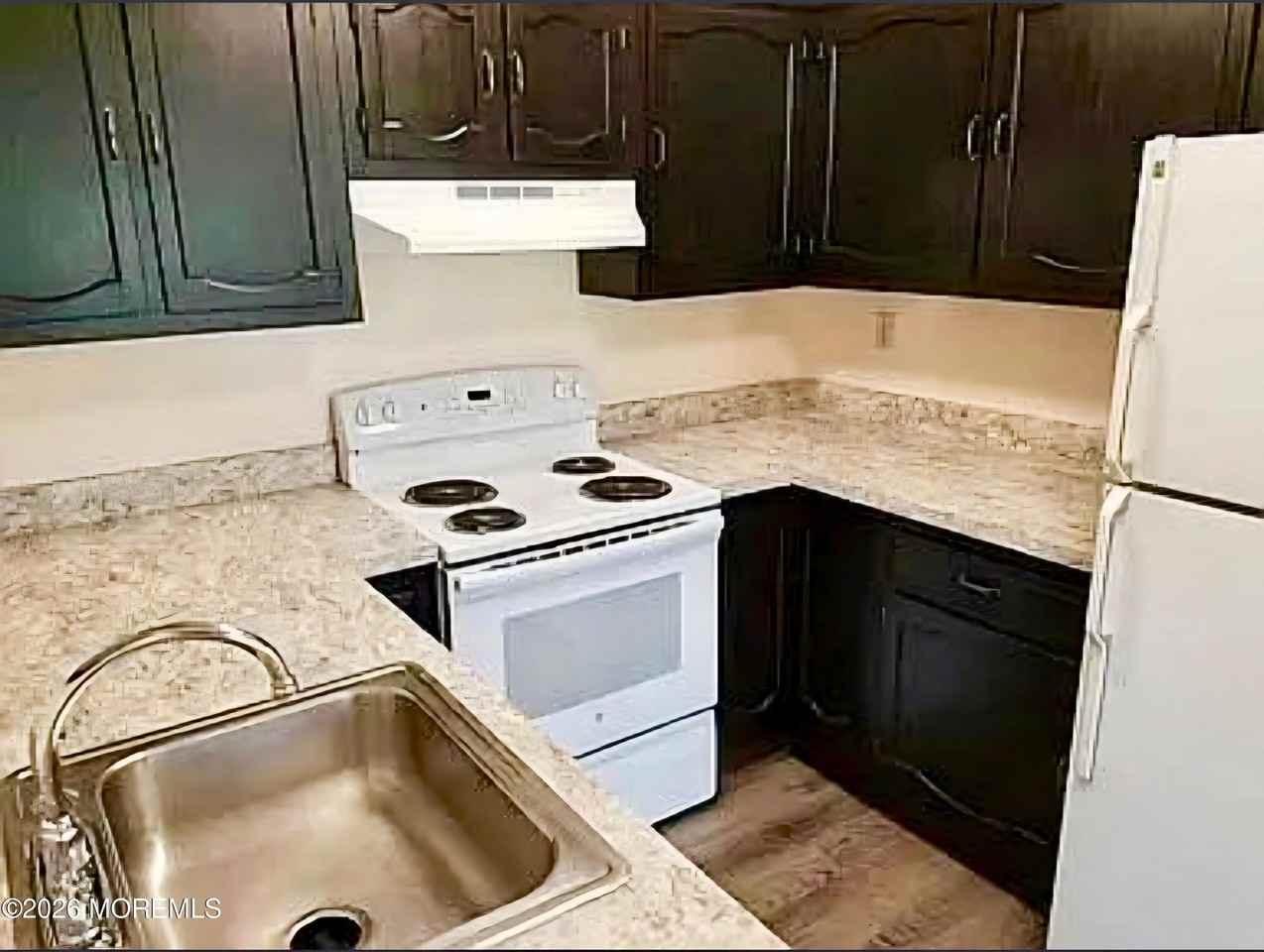453A Chesterfield Ct - Photo 6 of 10