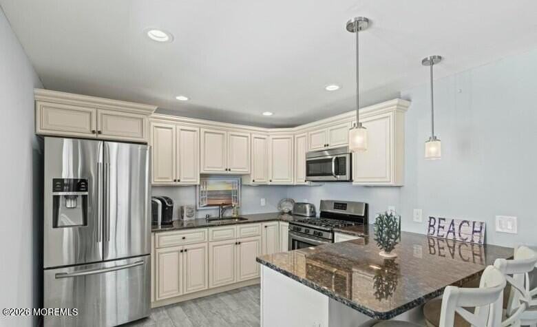 404 Bay Blvd #6 - Photo 3 of 11