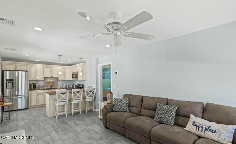 404 Bay Blvd #6 - Photo 6 of 11