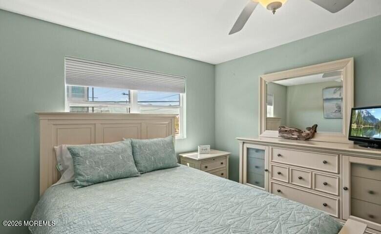 404 Bay Blvd #6 - Photo 7 of 11