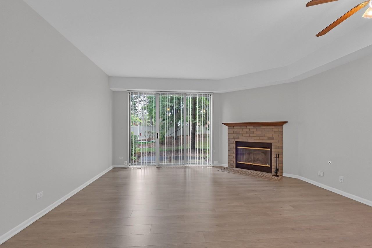 1126 Regency Dr - Photo 4 of 33