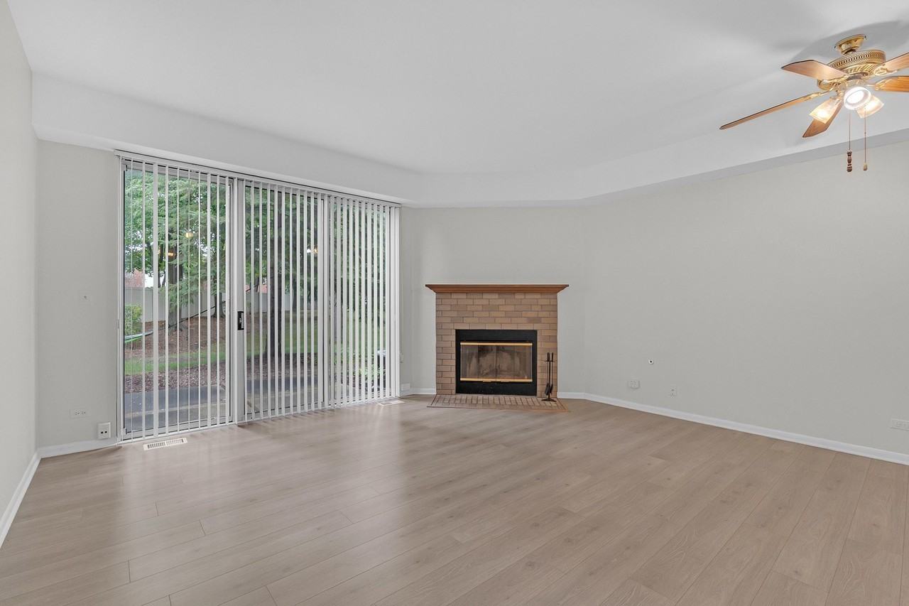 1126 Regency Dr - Photo 5 of 33