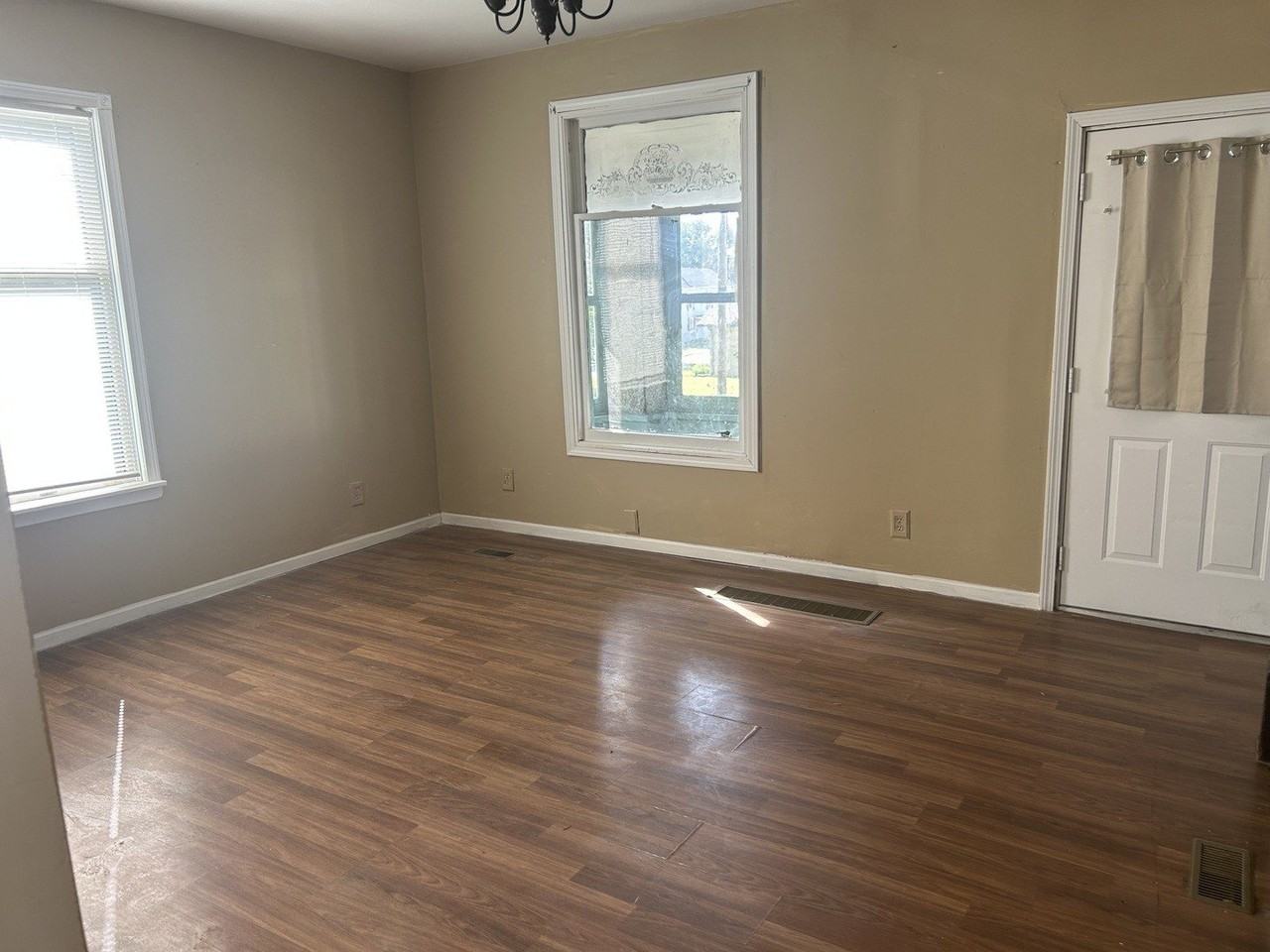 2209 1st St - Photo 2 of 10