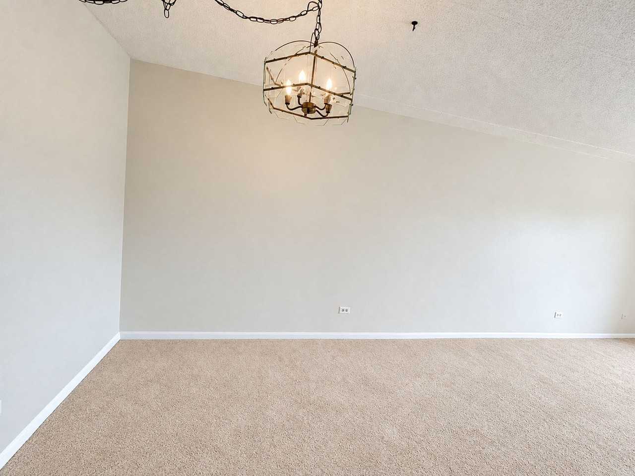 1 Bloomingdale Pl #404 - Photo 7 of 33