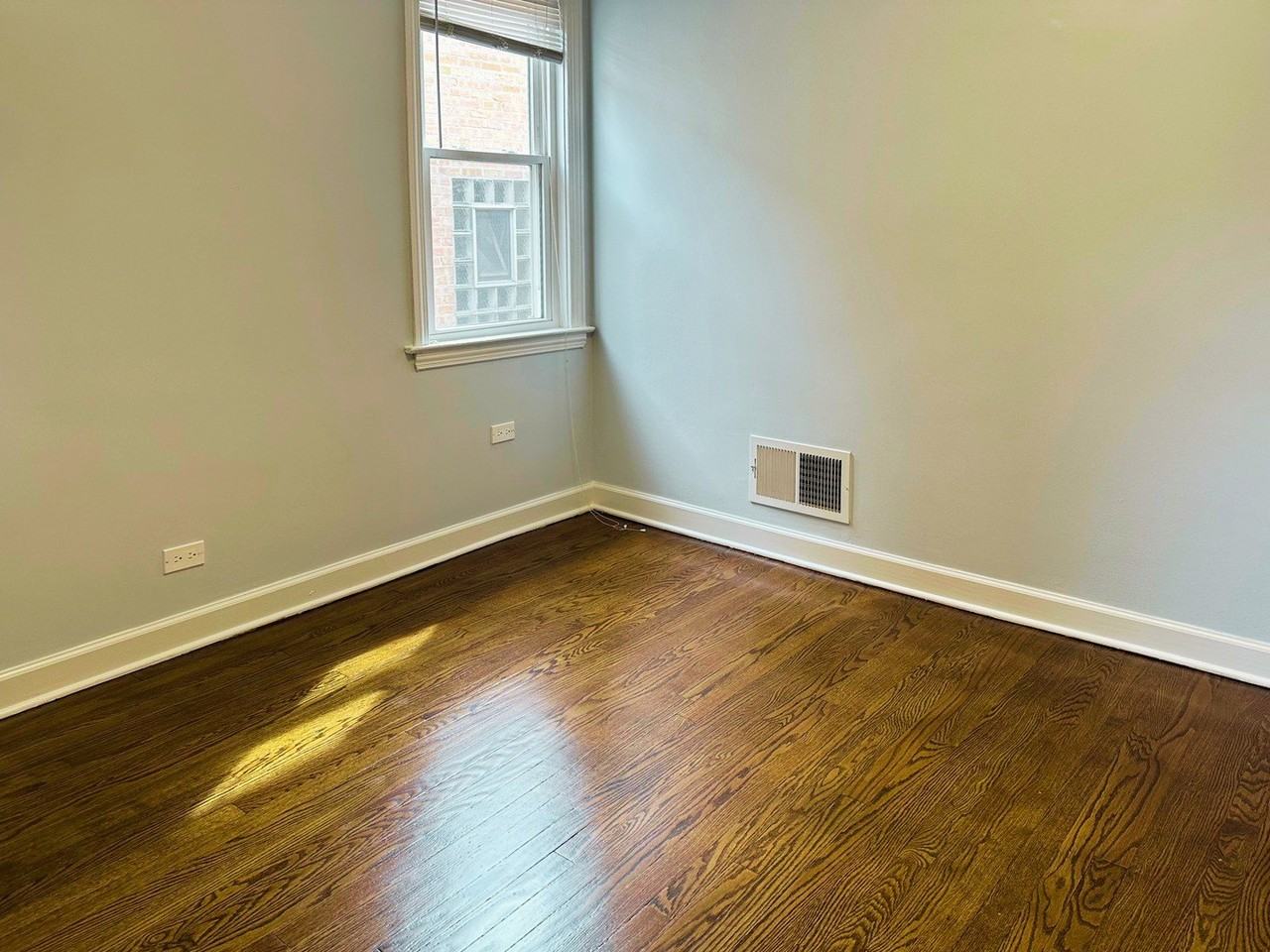 4952 Hull St #2E - Photo 3 of 5