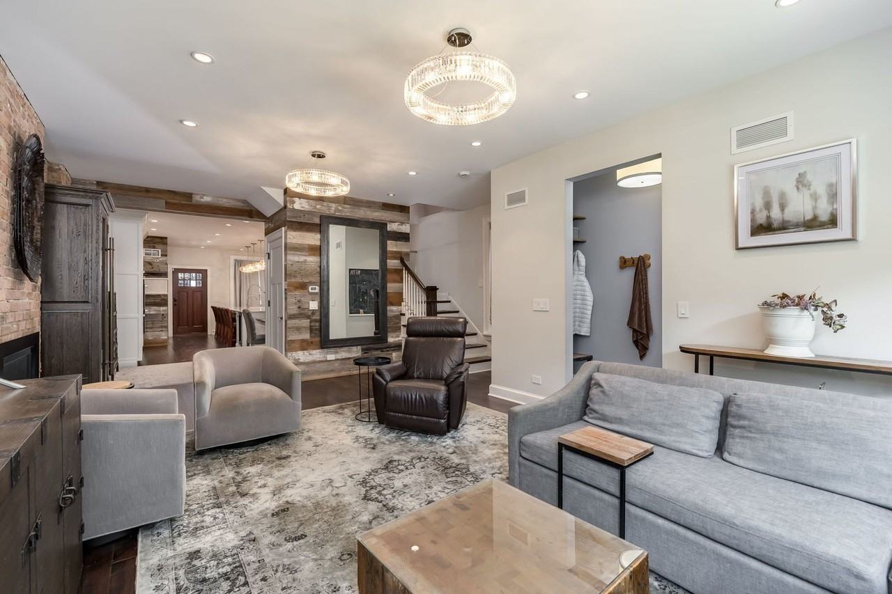 4334 N Kenmore Ave - Photo 6 of 19