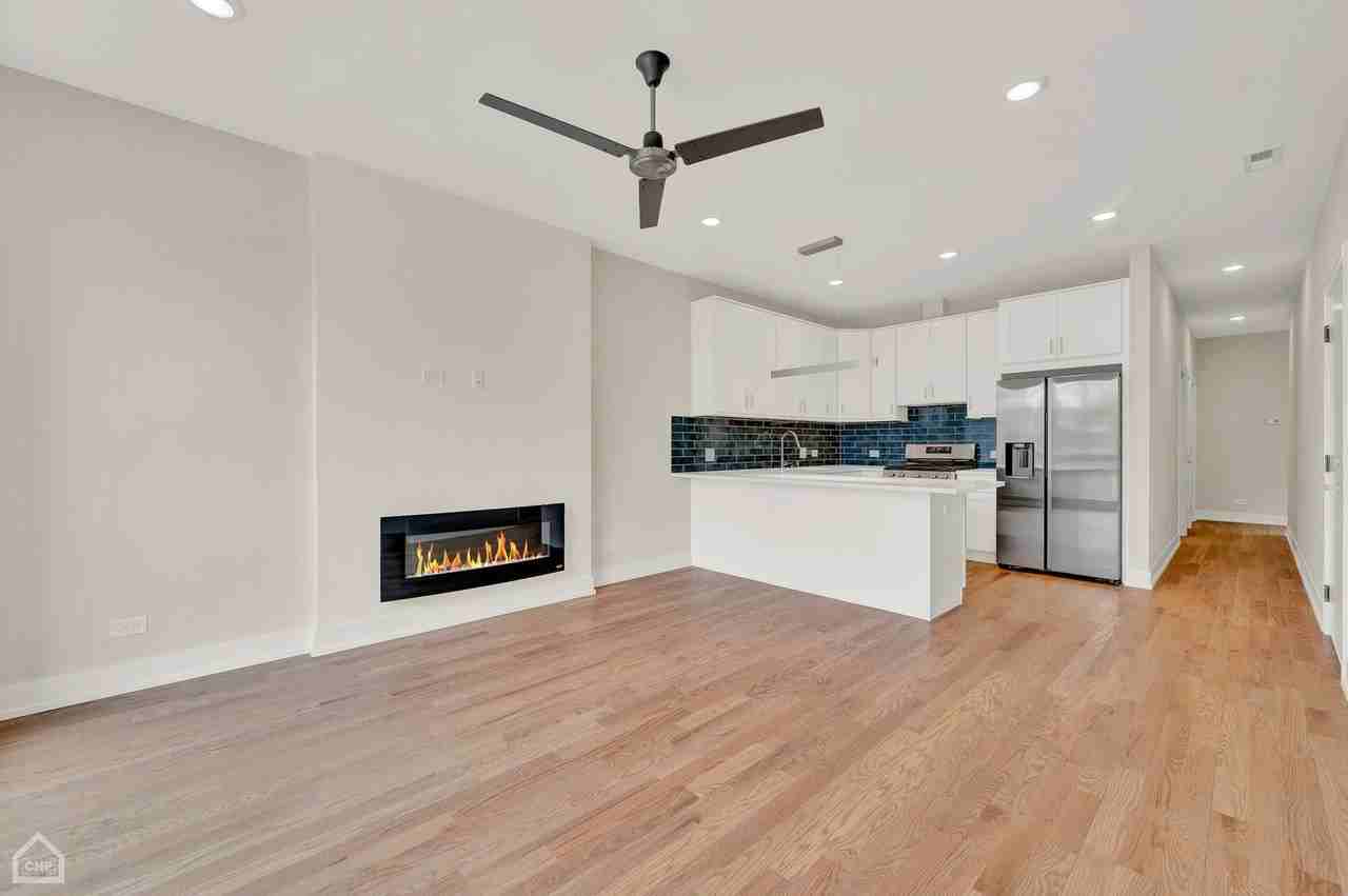 4611 S Saint Lawrence Ave #2 - Photo 4 of 20