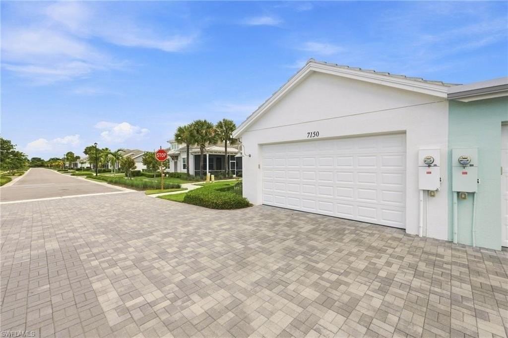 7150 Saona Ct - Photo 4 of 31