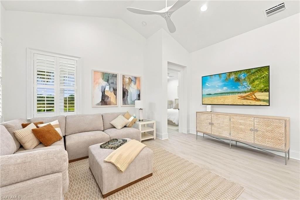 7150 Saona Ct - Photo 7 of 31
