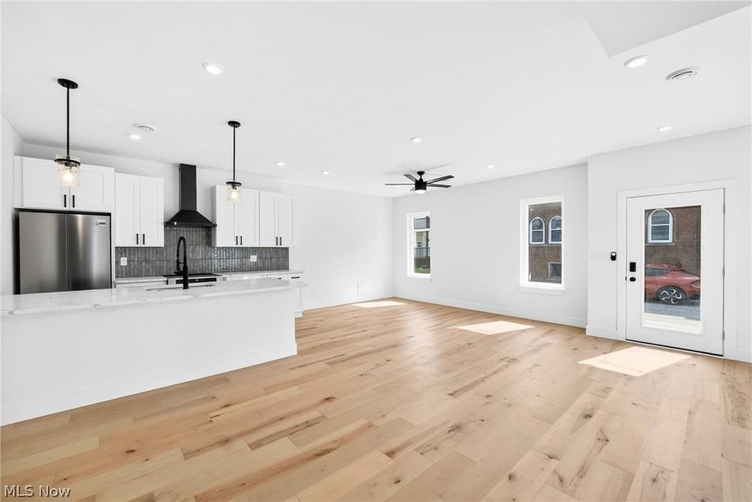 1348 W 78th St - Photo 4 of 35