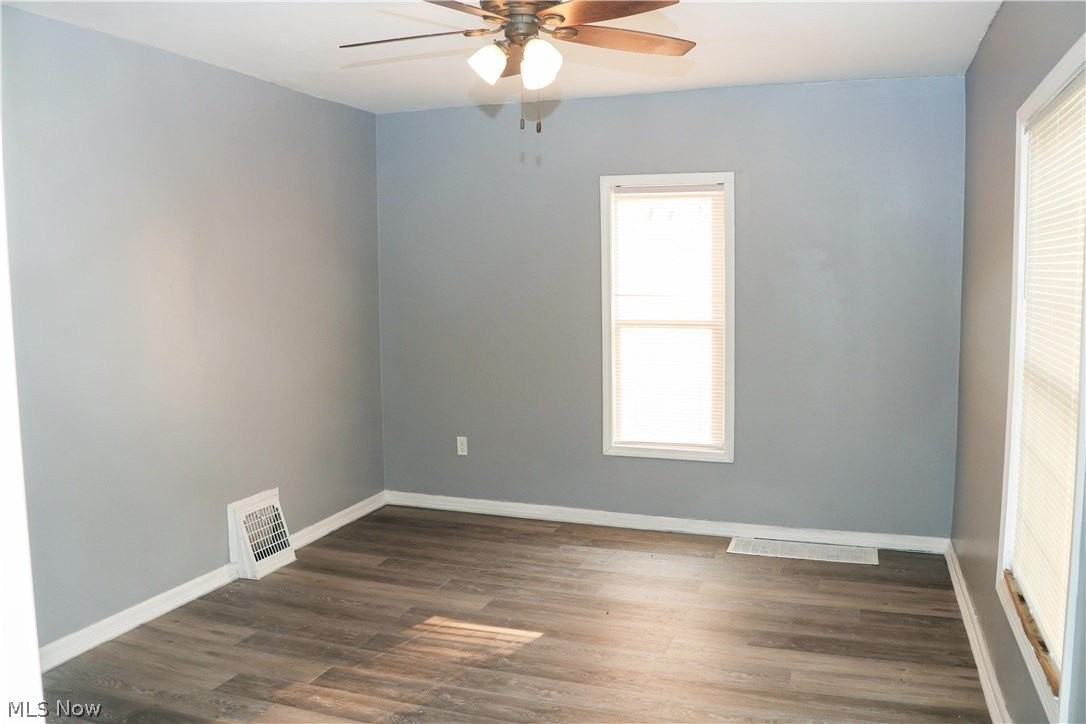 240 E Miller Ave - Photo 4 of 32