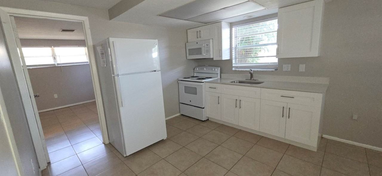 611 Osceola Rd - Photo 3 of 21