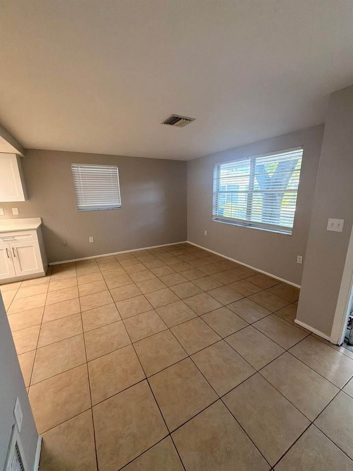 611 Osceola Rd - Photo 5 of 21